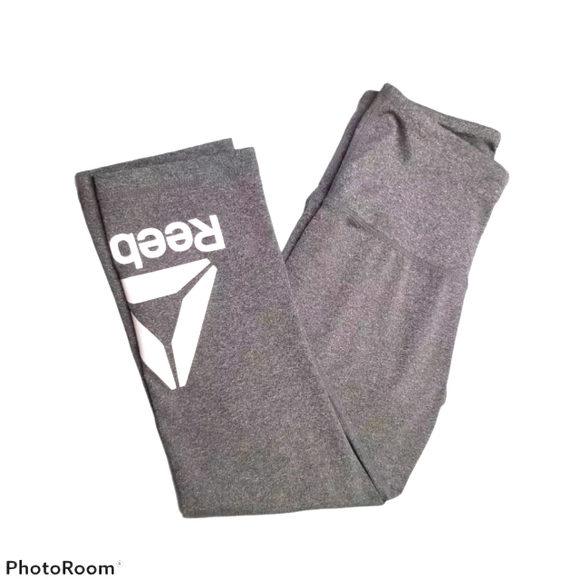 Reebok Pants - Women's Reebok spandex-yoga capris